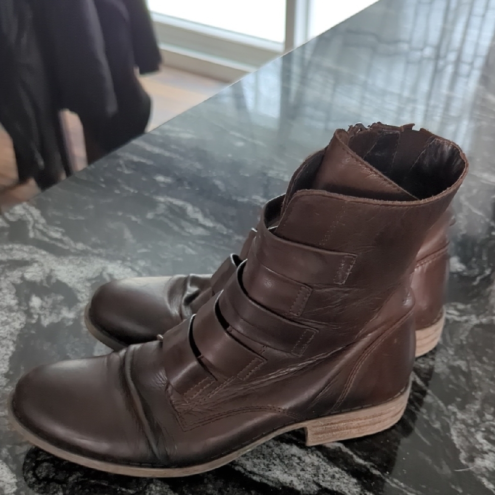 Stylish Brown Leather Boots